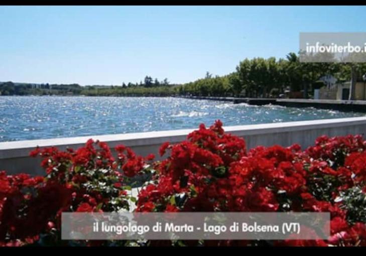 Civico 10 - Appartamento Sul Lago มาร์ตา ภายนอก รูปภาพ